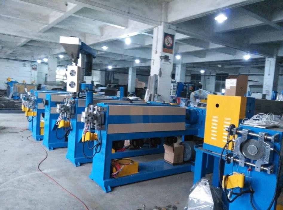 1.5 2.5 Wire Extruding Machine , Jacket Sheath Cable Extrusion Line